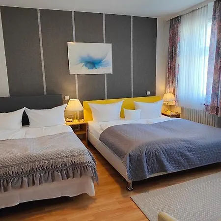 Happy Hotell 2*