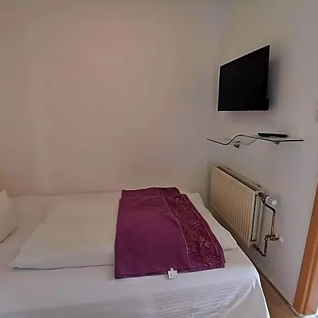 Happy Hotel 3*