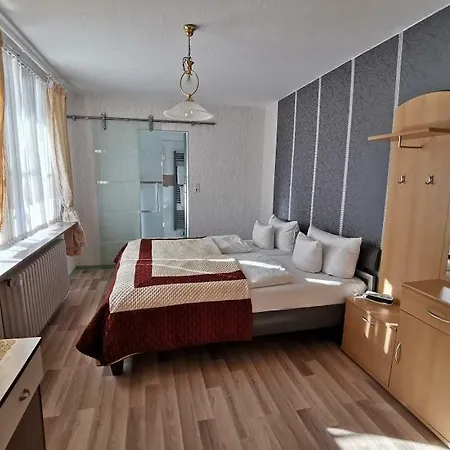 Hotell Happy 2*
